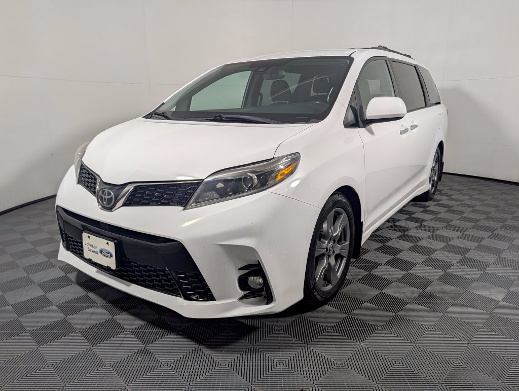 Used 2019 Toyota Sienna SE FWD image 4