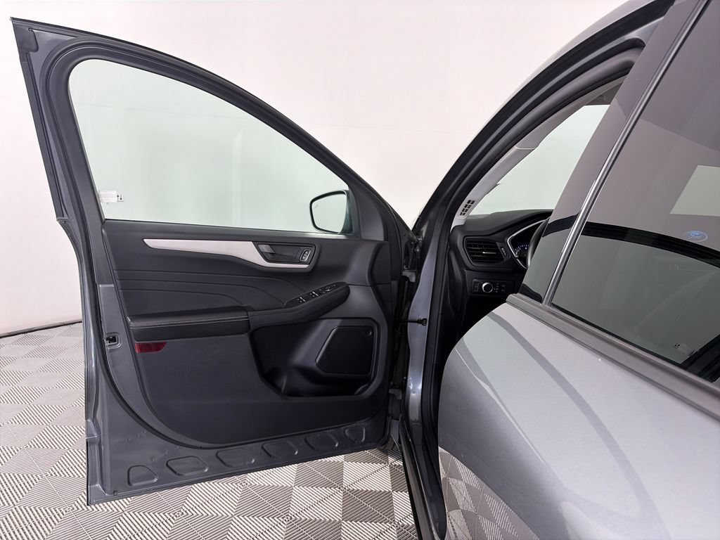 Certified 2022 Ford Escape SE w/ SE Sport Appearance Package AWD/4WD image 10