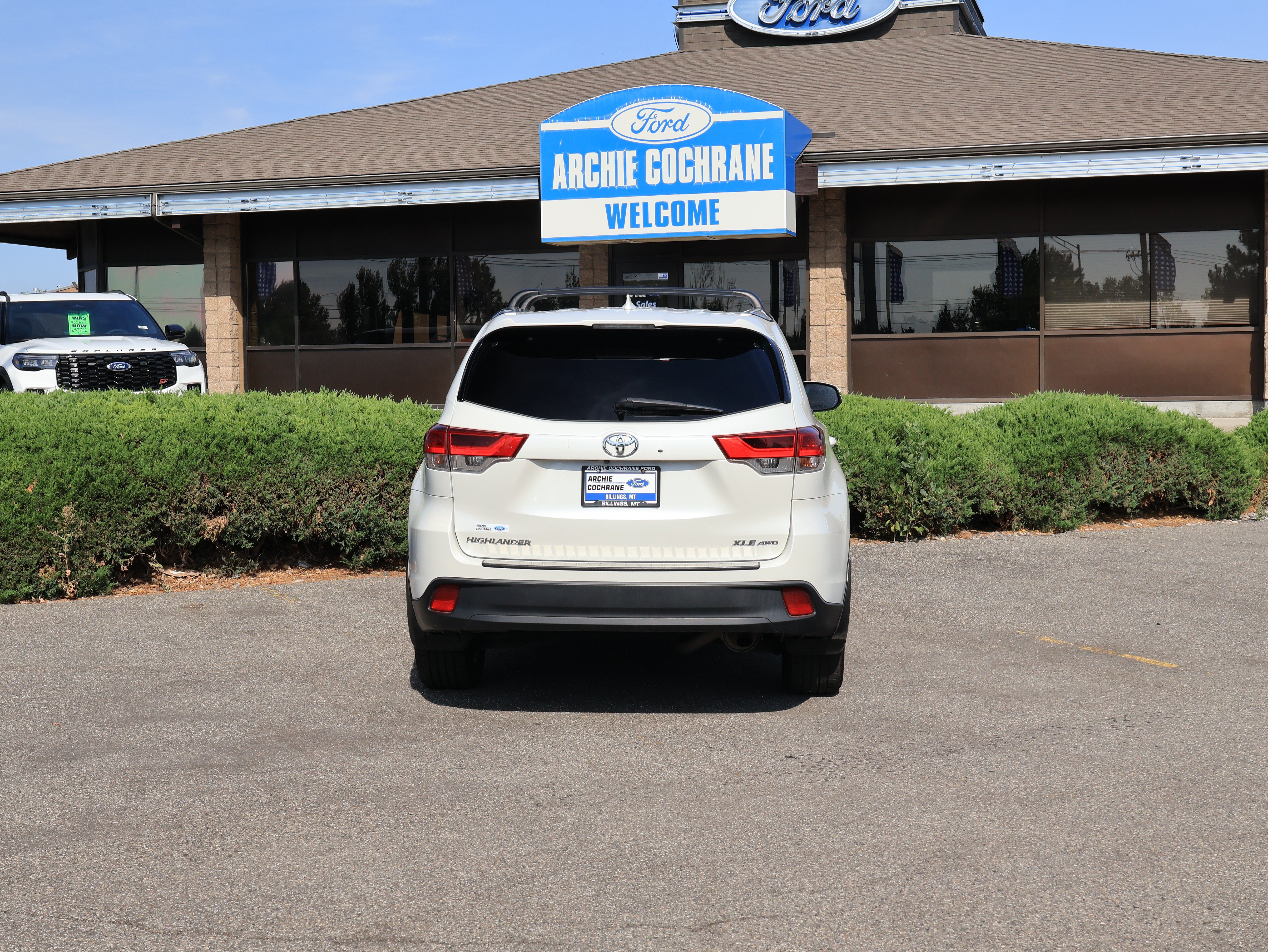 Used 2018 Toyota Highlander XLE AWD/4WD image 4