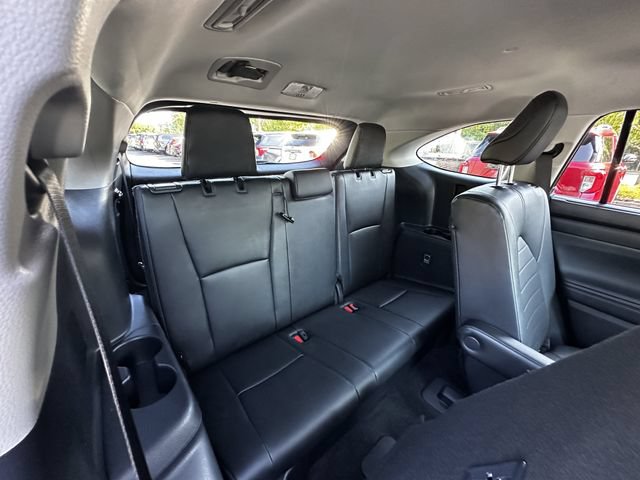 Used 2024 Toyota Highlander XLE AWD/4WD image 37