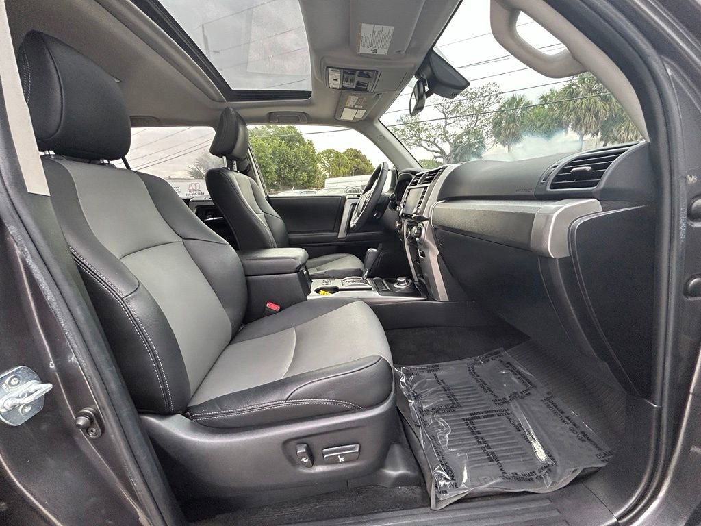 Used 2021 Toyota 4Runner SR5 Premium w/ Moonroof Package AWD/4WD image 24
