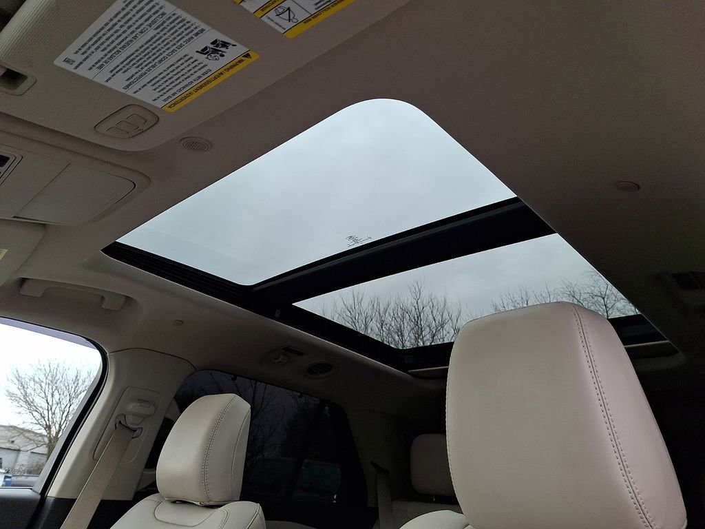 Certified 2022 Ford Explorer Platinum w/ Technology Package image 15