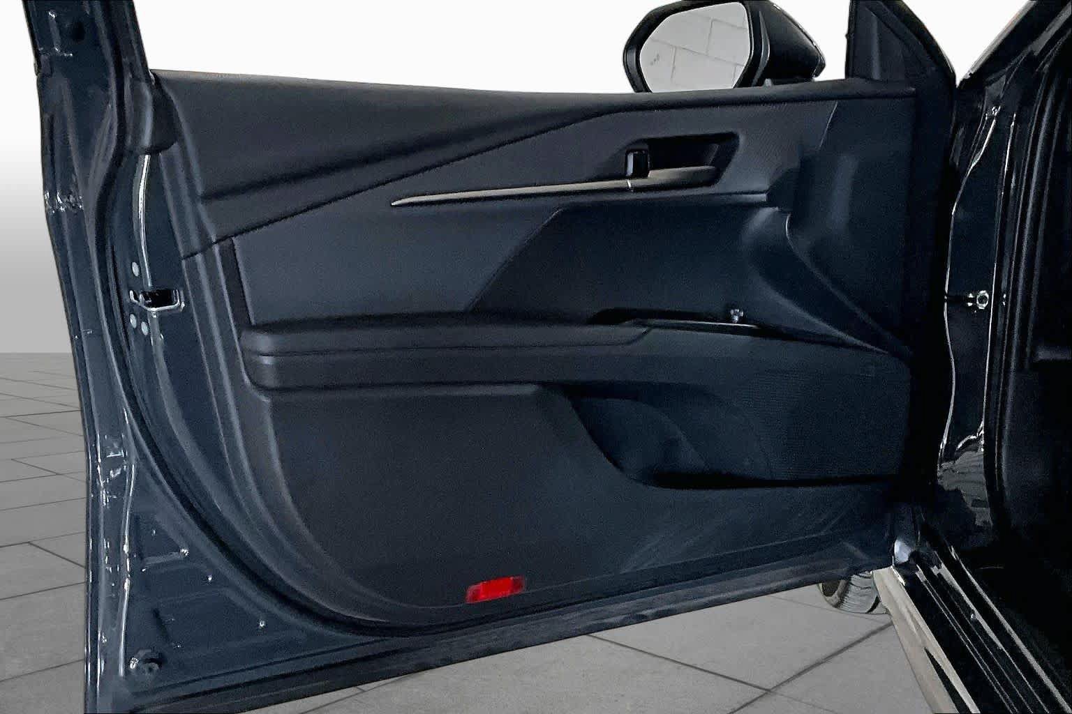 Used 2026 Toyota Camry SE FWD image 21