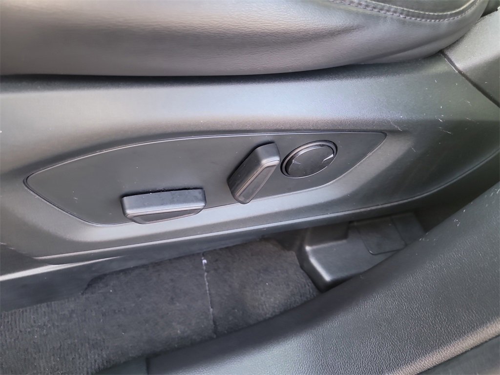 Certified 2022 Ford Explorer XLT w/ Equipment Group 202A image 20