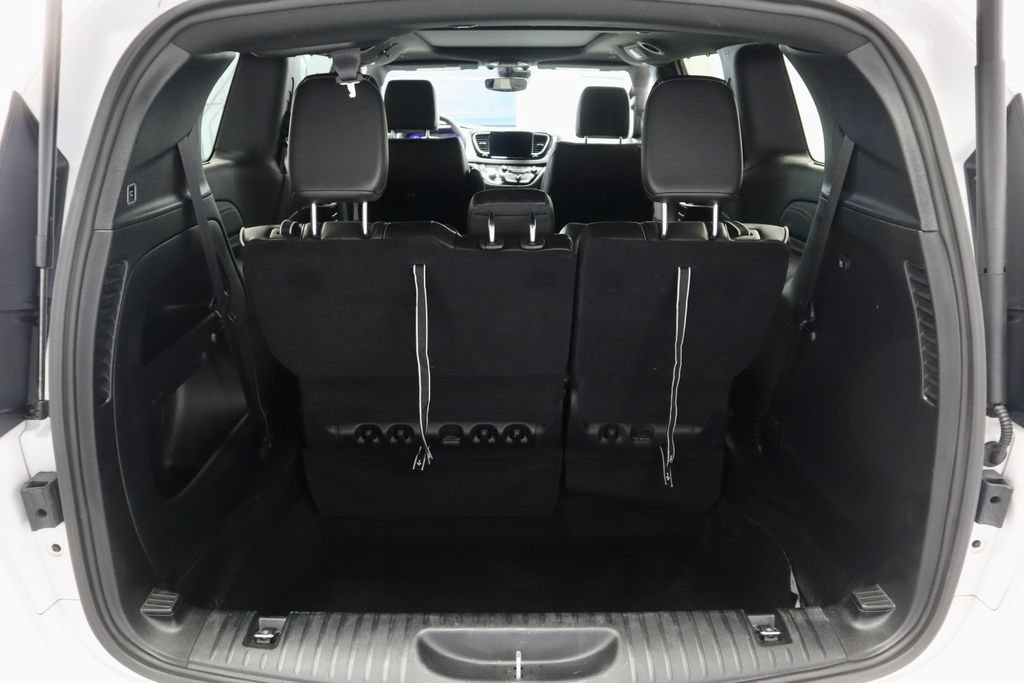 Used 2025 Chrysler Pacifica Limited FWD image 15