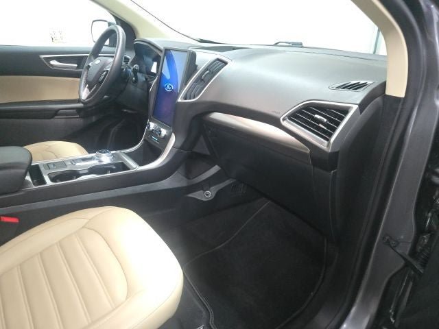 Certified 2024 Ford Edge SEL w/ Convenience Package AWD/4WD image 4