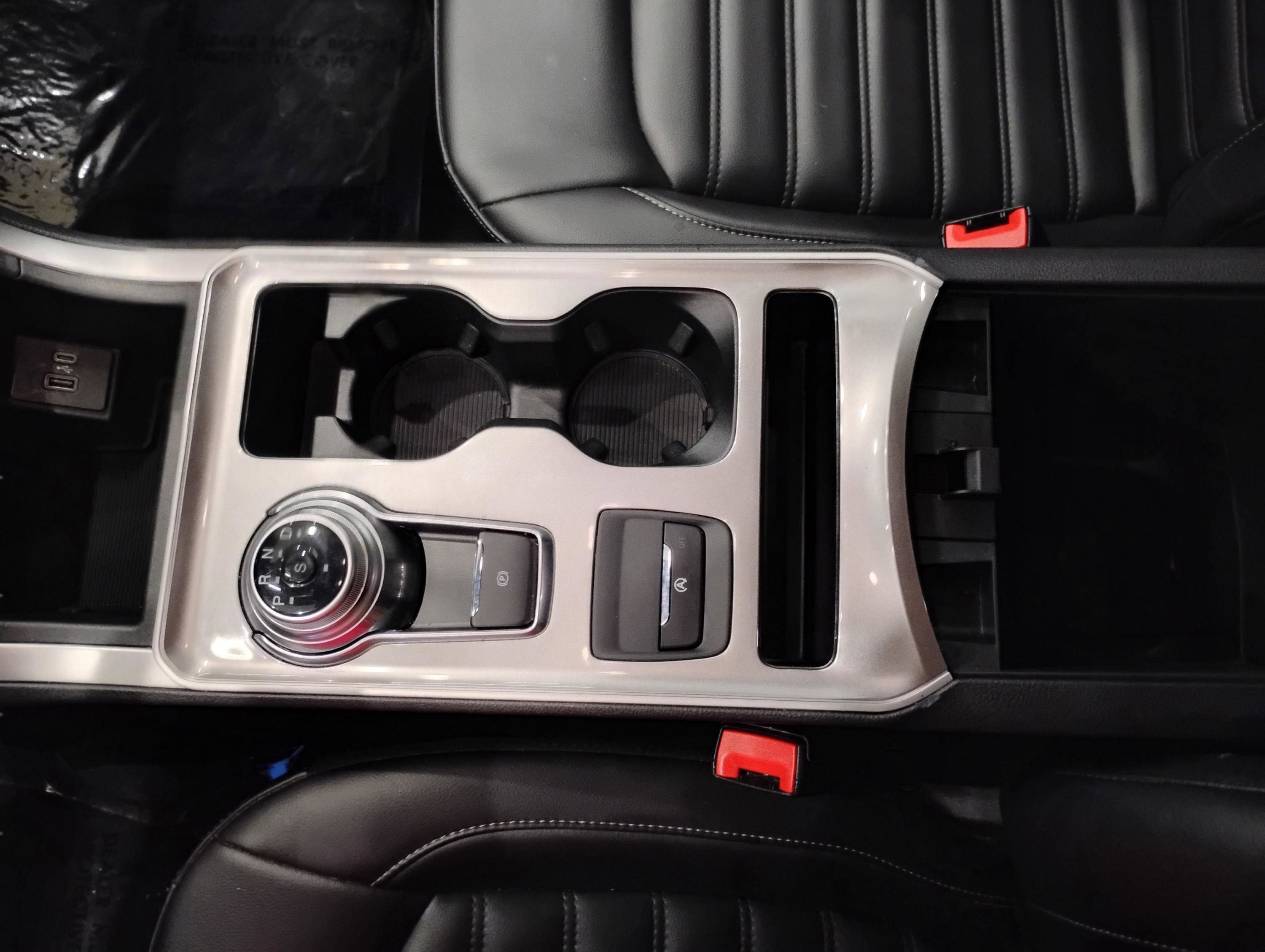 Certified 2024 Ford Edge SEL image 20