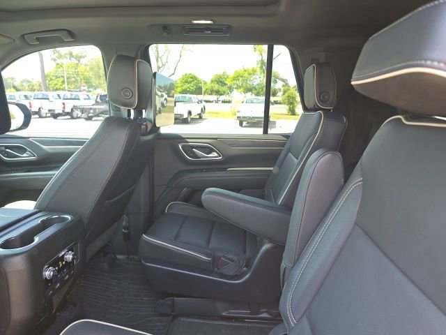 Used 2021 GMC Yukon SLT w/ SLT Premium Package image 9