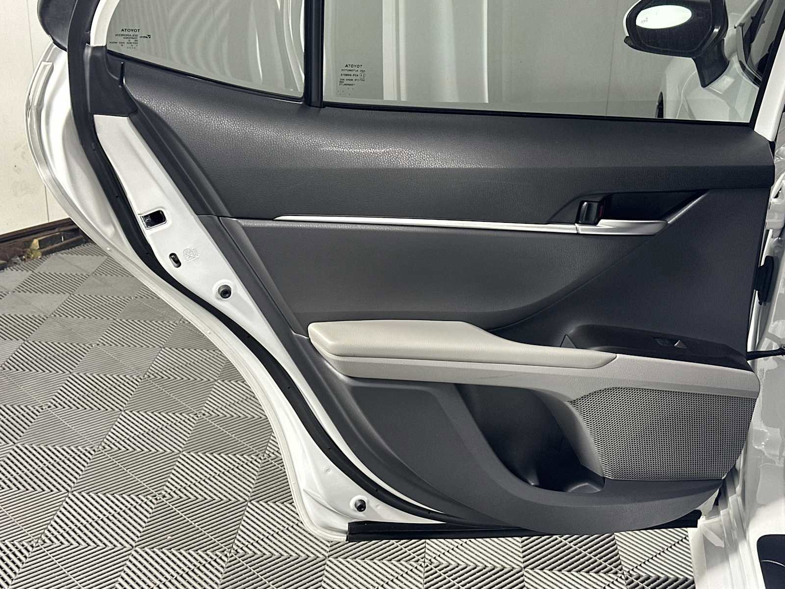 Used 2024 Toyota Camry LE w/ Convenience Package FWD image 28