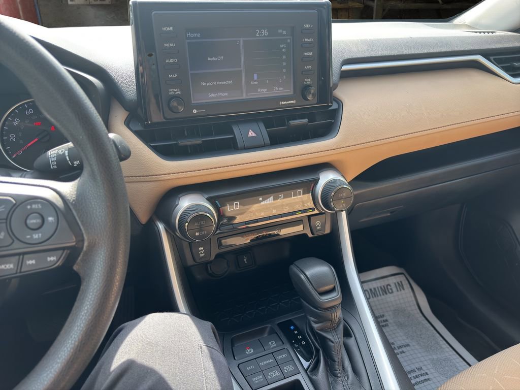 Used 2021 Toyota RAV4 XLE w/ Convenience Package AWD/4WD image 23