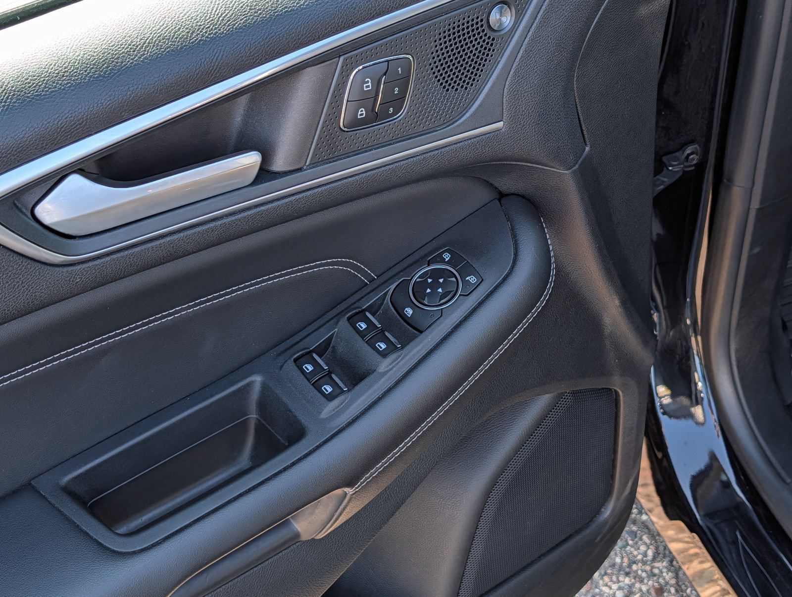 Certified 2023 Ford Edge Titanium AWD/4WD image 18