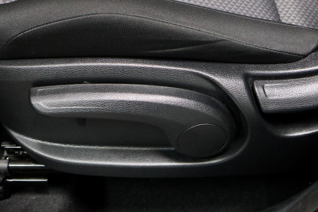 Used 2025 Kia Soul LX image 24