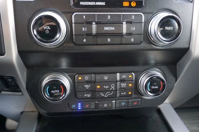 Certified 2019 Ford F450 Platinum w/ Platinum Ultimate Package AWD/4WD image 22