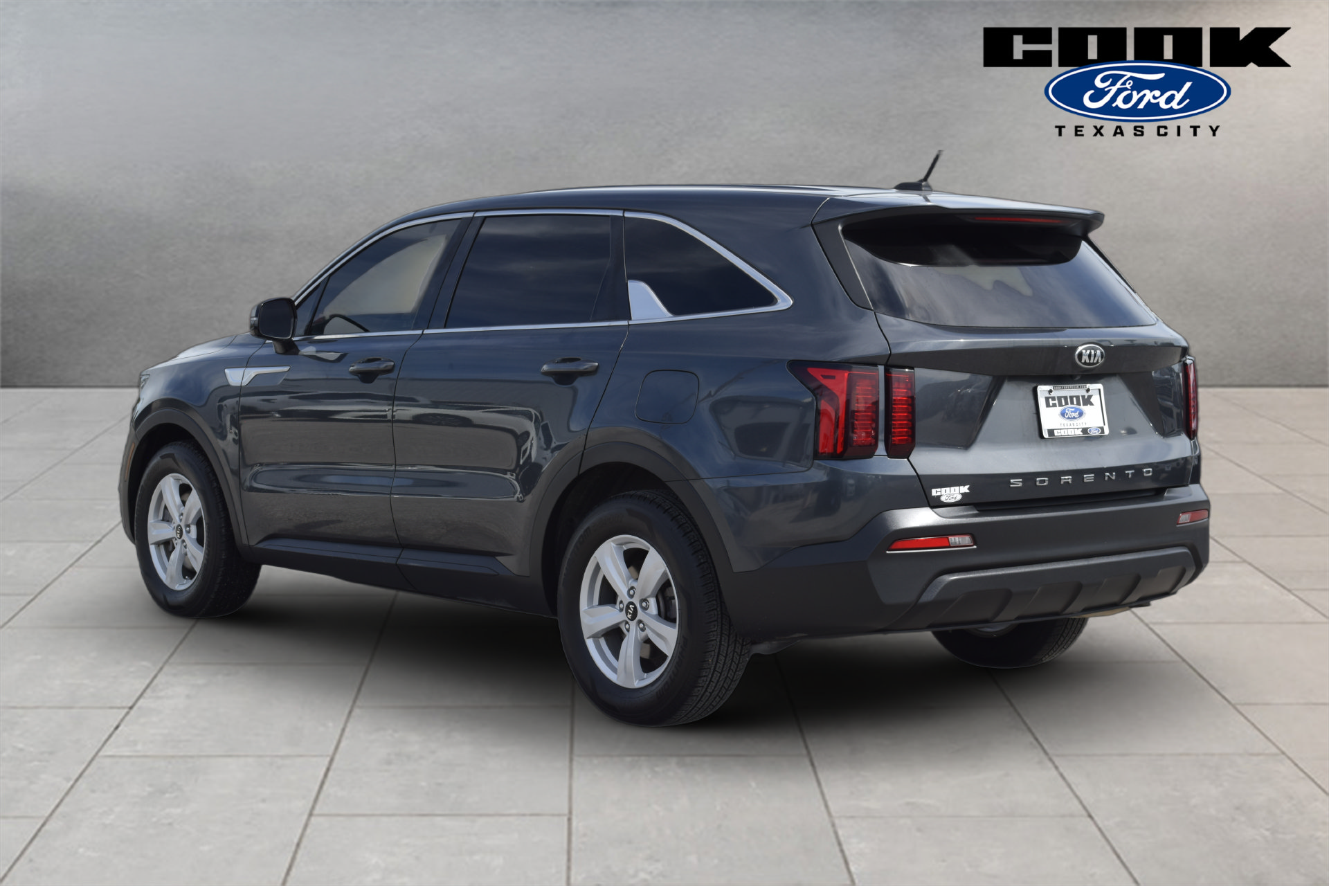 Used 2021 Kia Sorento LX FWD image 4