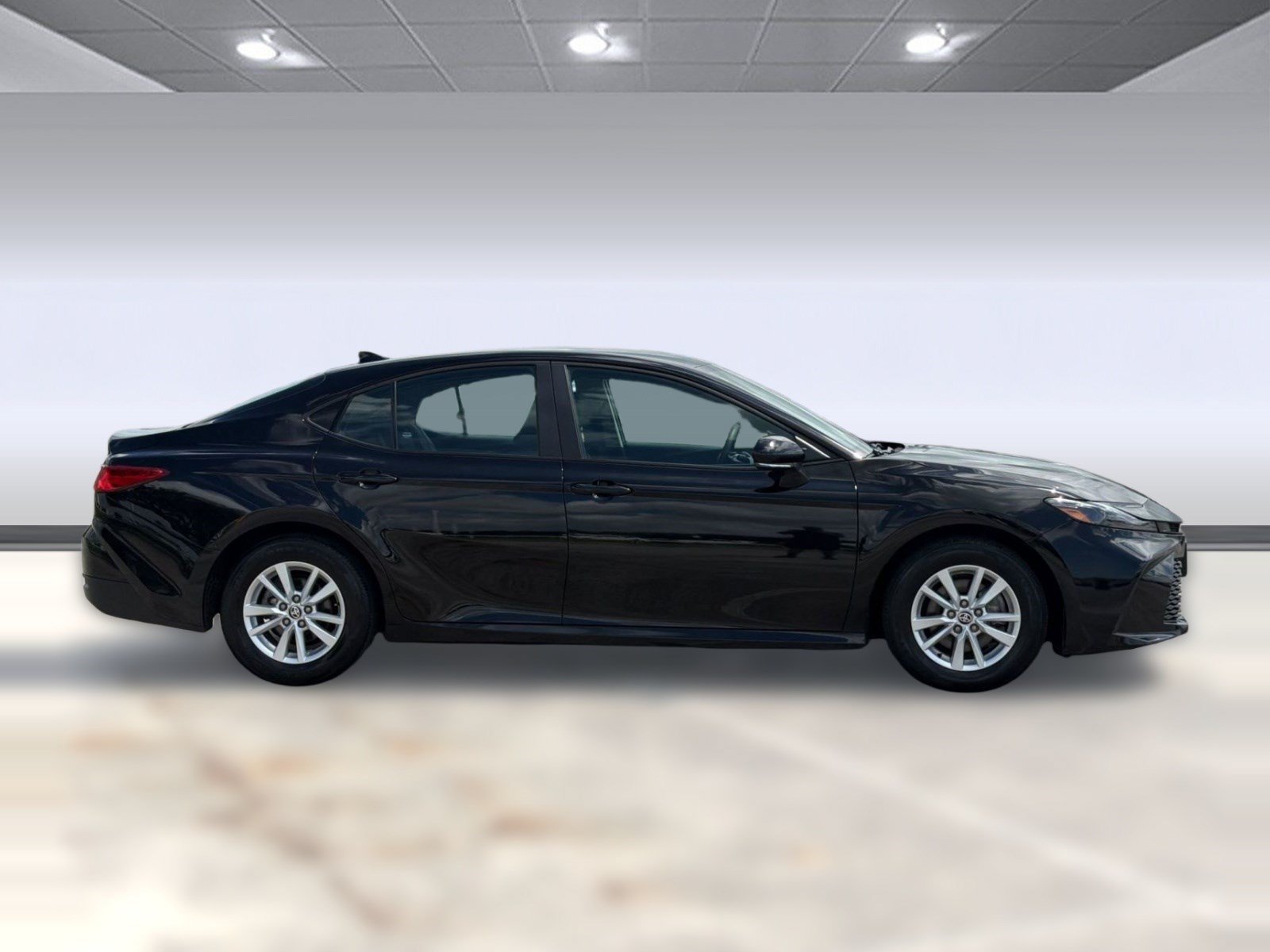 Used 2025 Toyota Camry LE w/ Convenience Package FWD image 8