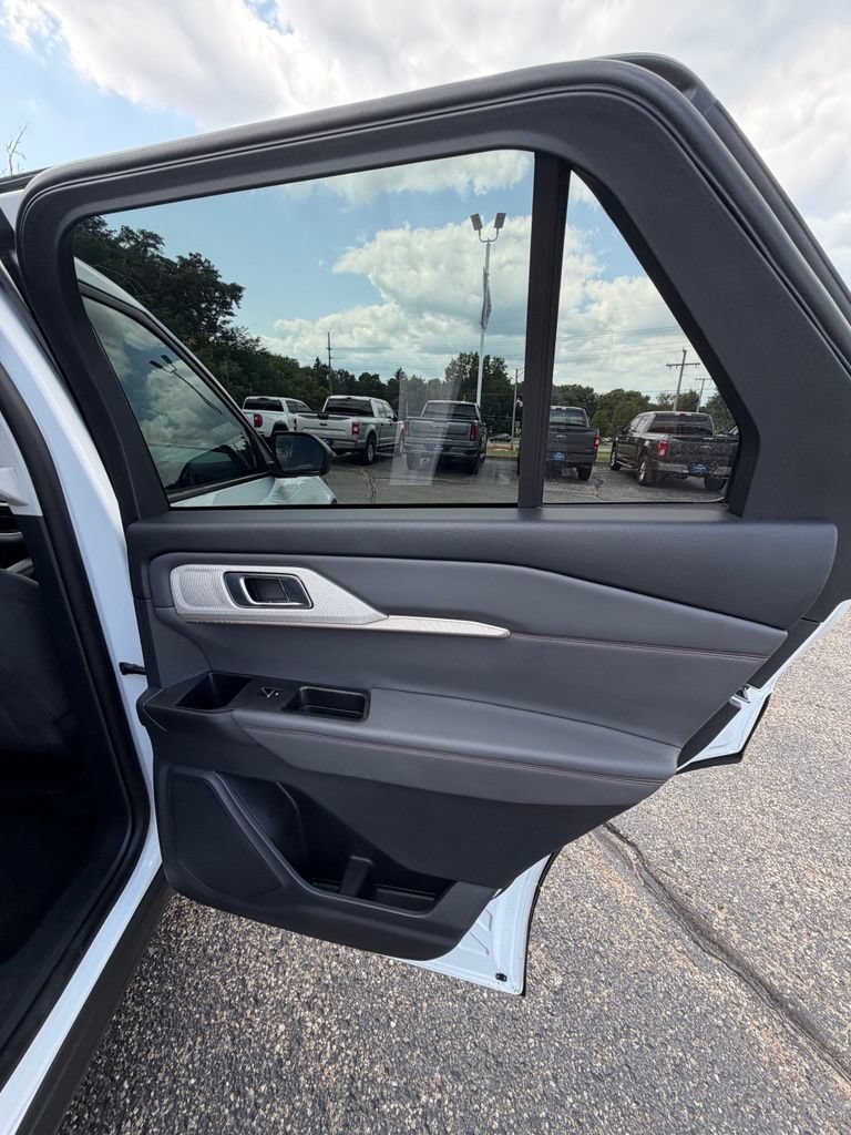 Certified 2025 Ford Explorer Active AWD/4WD image 16