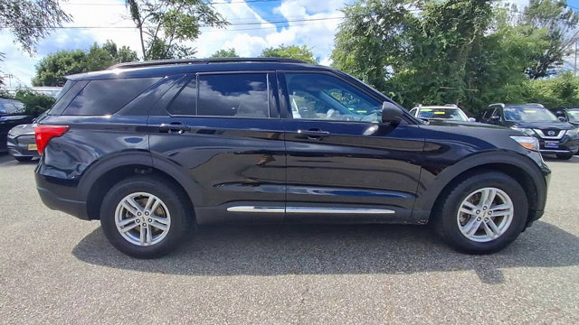 Certified 2022 Ford Explorer XLT w/ Equipment Group 202A image 9