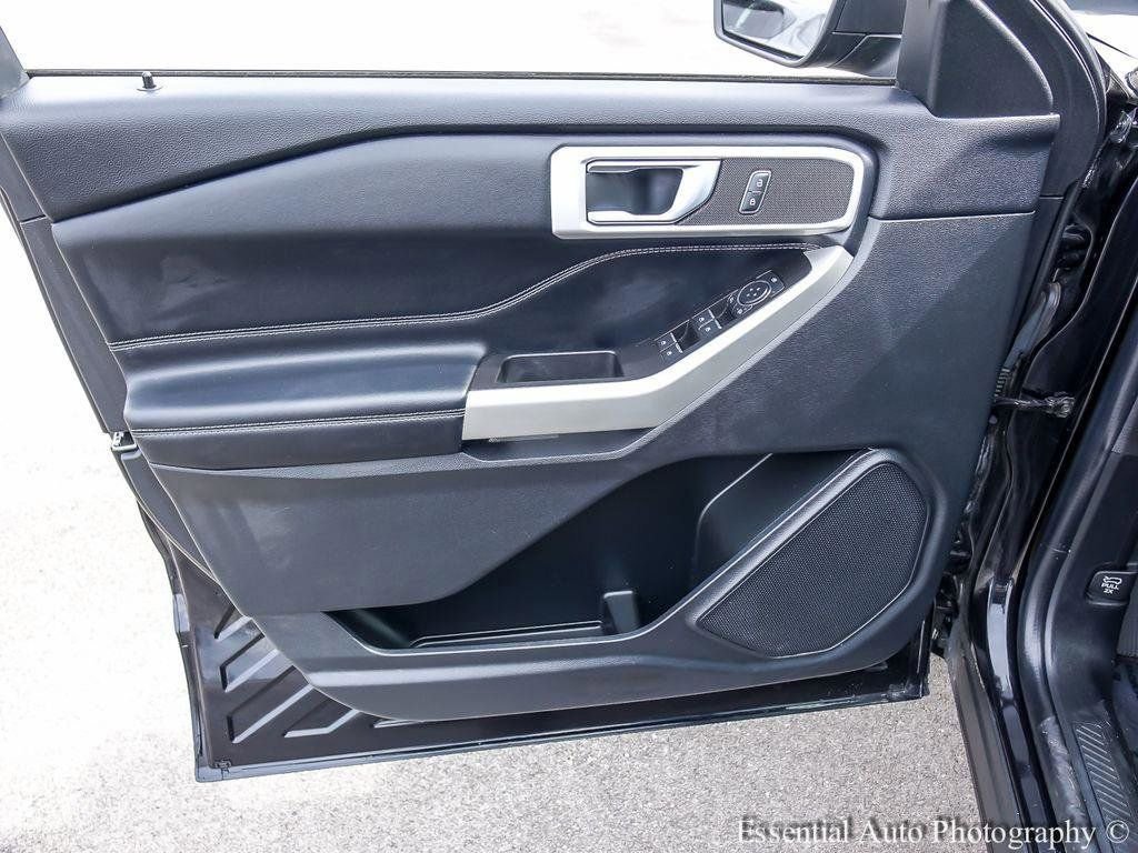 Certified 2022 Ford Explorer XLT w/ Equipment Group 202A image 22