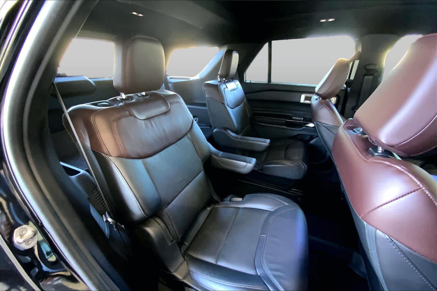 Certified 2023 Ford Explorer Platinum w/ Technology Package AWD/4WD image 20