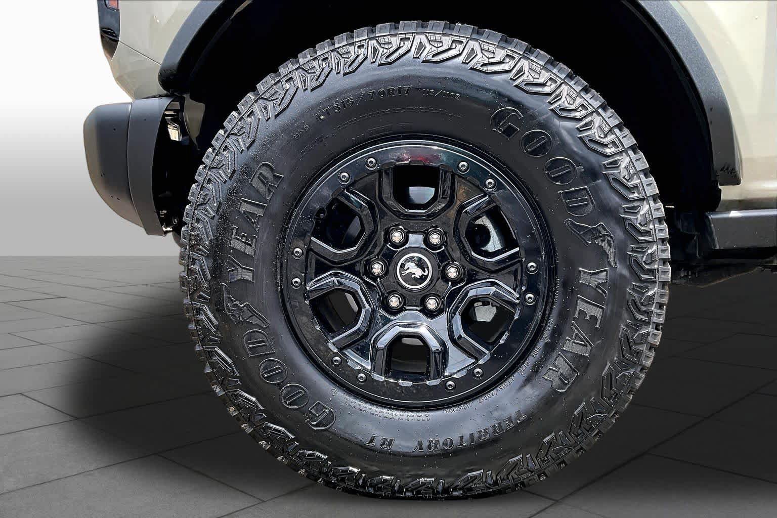 Certified 2025 Ford Bronco Badlands AWD/4WD image 11