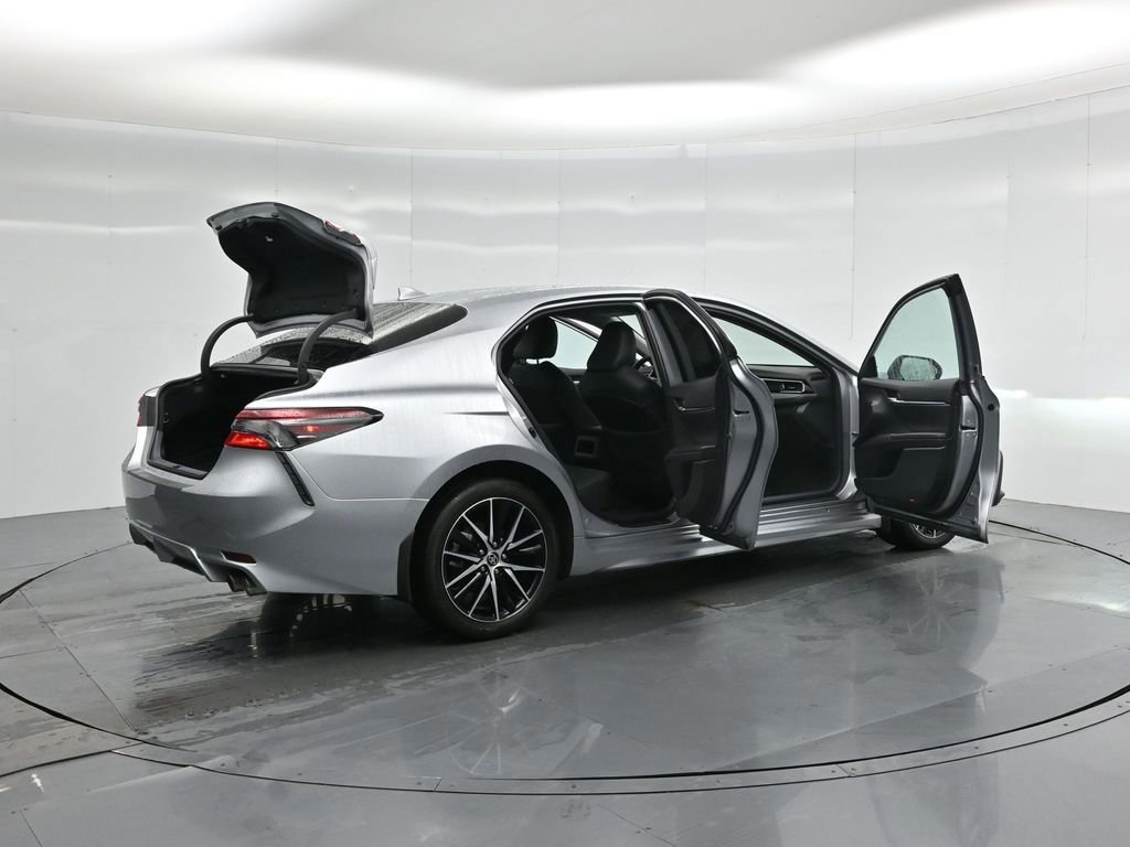 Used 2024 Toyota Camry SE image 34