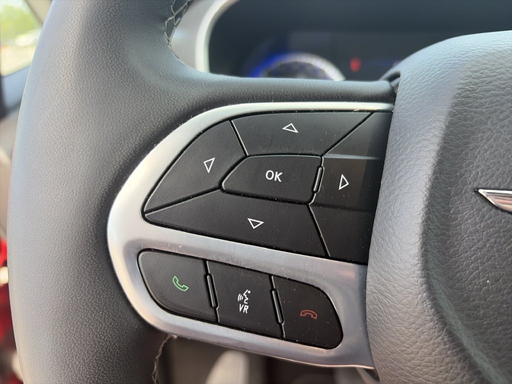 Used 2025 Chrysler Pacifica Select FWD image 20