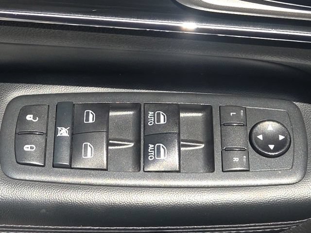 Used 2020 Jeep Grand Cherokee Limited w/ Premium Lighting Group AWD/4WD image 21