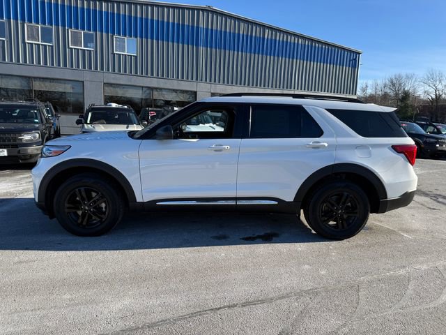 Certified 2022 Ford Explorer XLT w/ Equipment Group 202A image 2