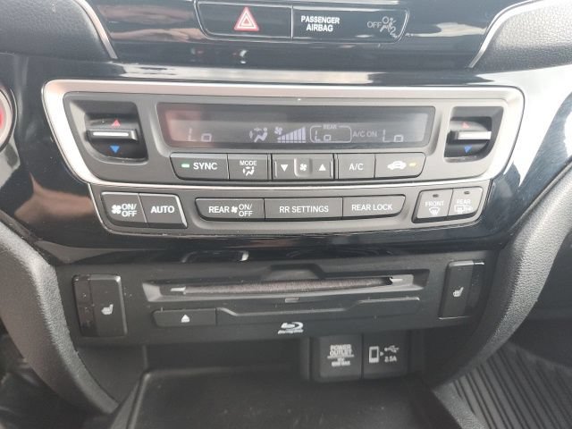Used 2021 Honda Pilot Touring image 29