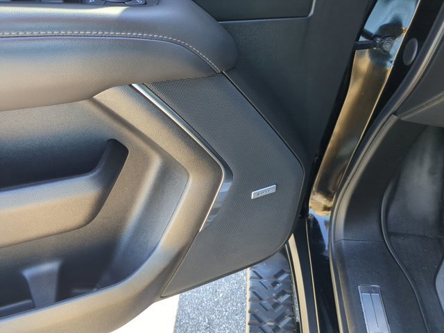 Used 2023 Chevrolet Tahoe Z71 w/ Luxury Package image 16