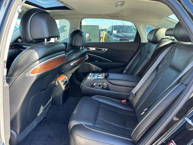 Used 2019 Kia K900 Luxury w/ VIP Package AWD/4WD image 10