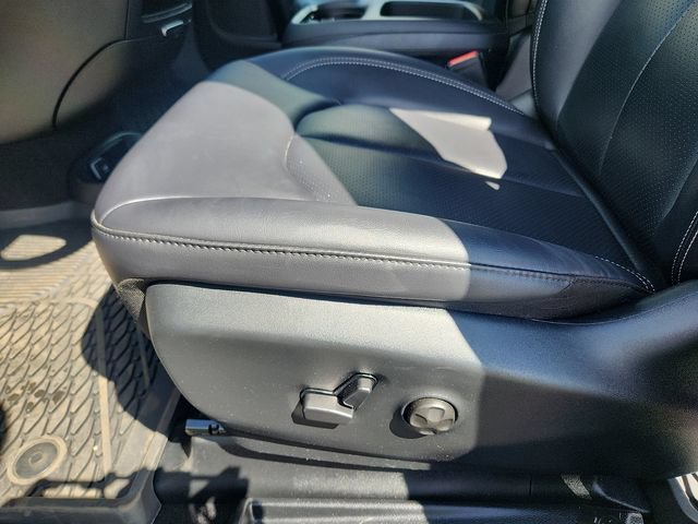 Used 2025 Chrysler Voyager LX FWD image 22