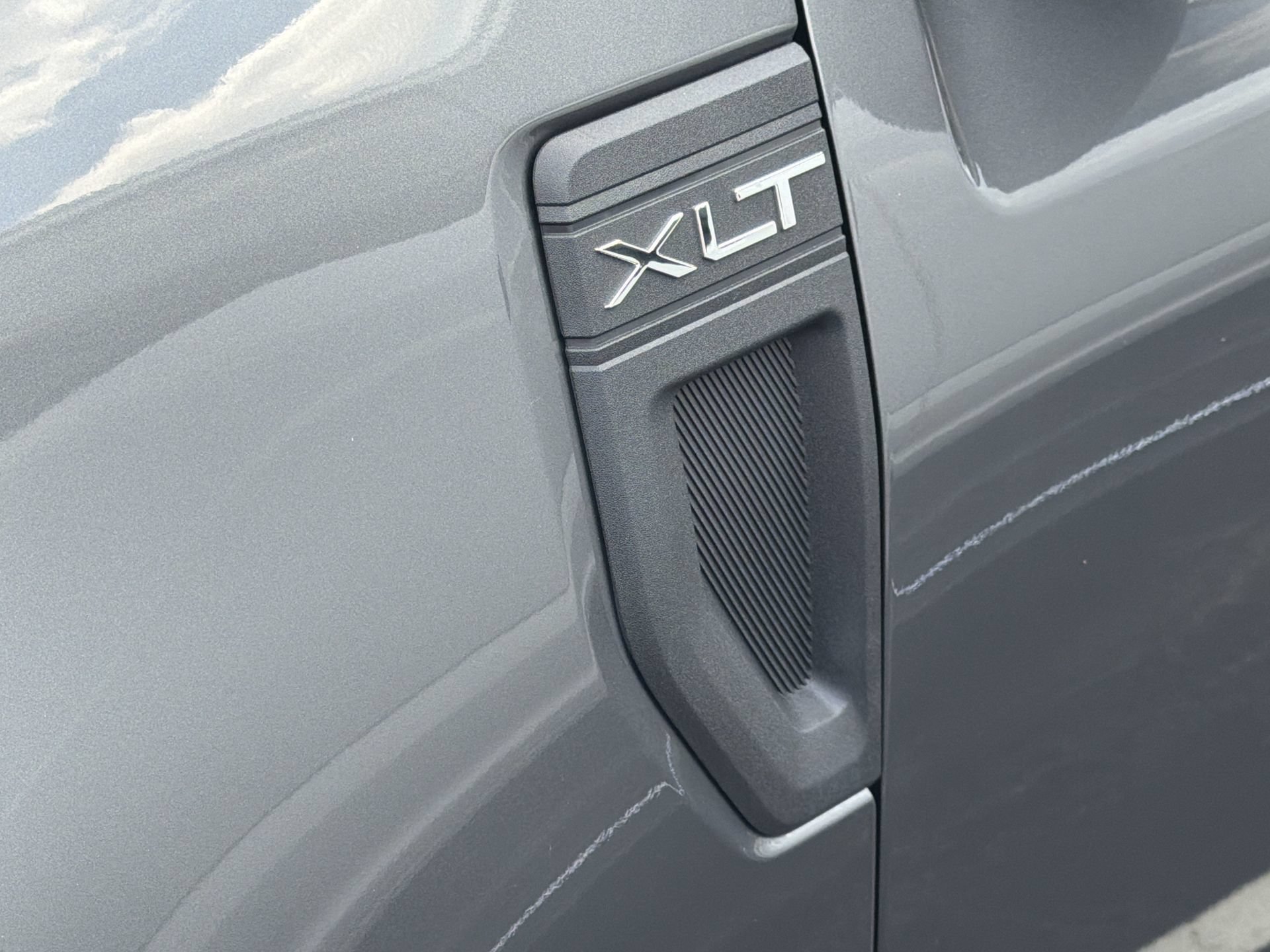 Certified 2025 Ford Maverick XLT w/ XLT Luxury Package AWD/4WD image 5