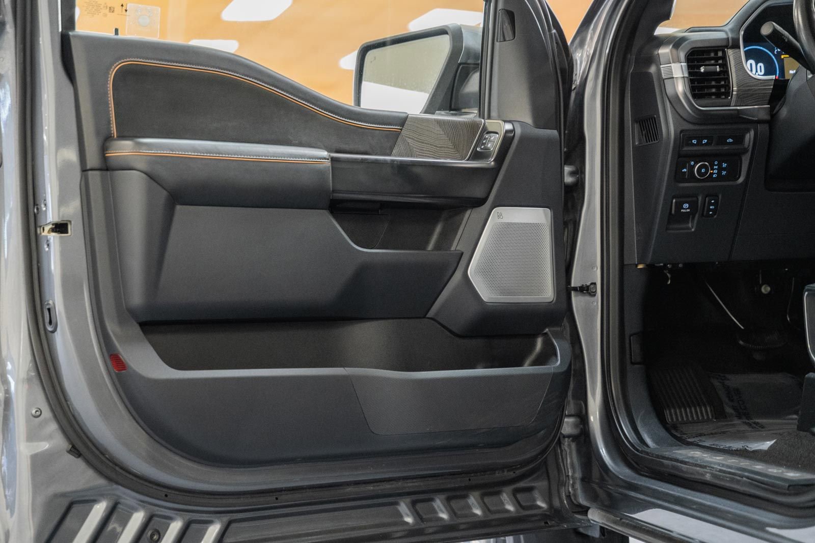 Certified 2022 Ford F150 Platinum w/ FX4 Off-Road Package image 45