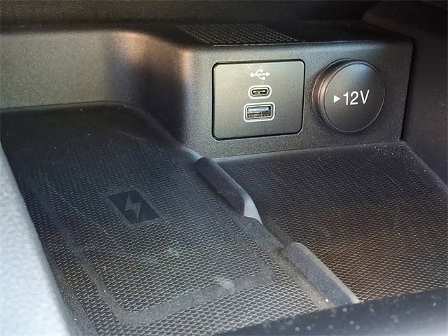 Certified 2025 Ford Escape Platinum w/ Premium Technology Package image 25