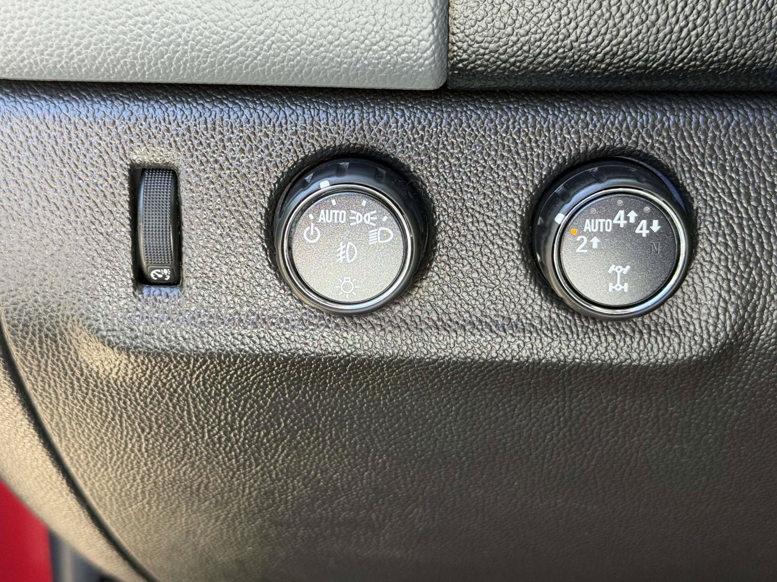 Used 2018 Chevrolet Colorado Z71 AWD/4WD image 16