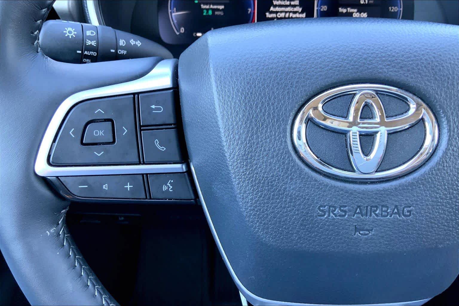Used 2025 Toyota Highlander Limited AWD/4WD image 24