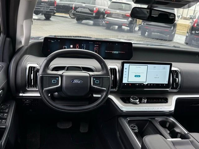 Certified 2025 Ford Expedition Platinum image 20
