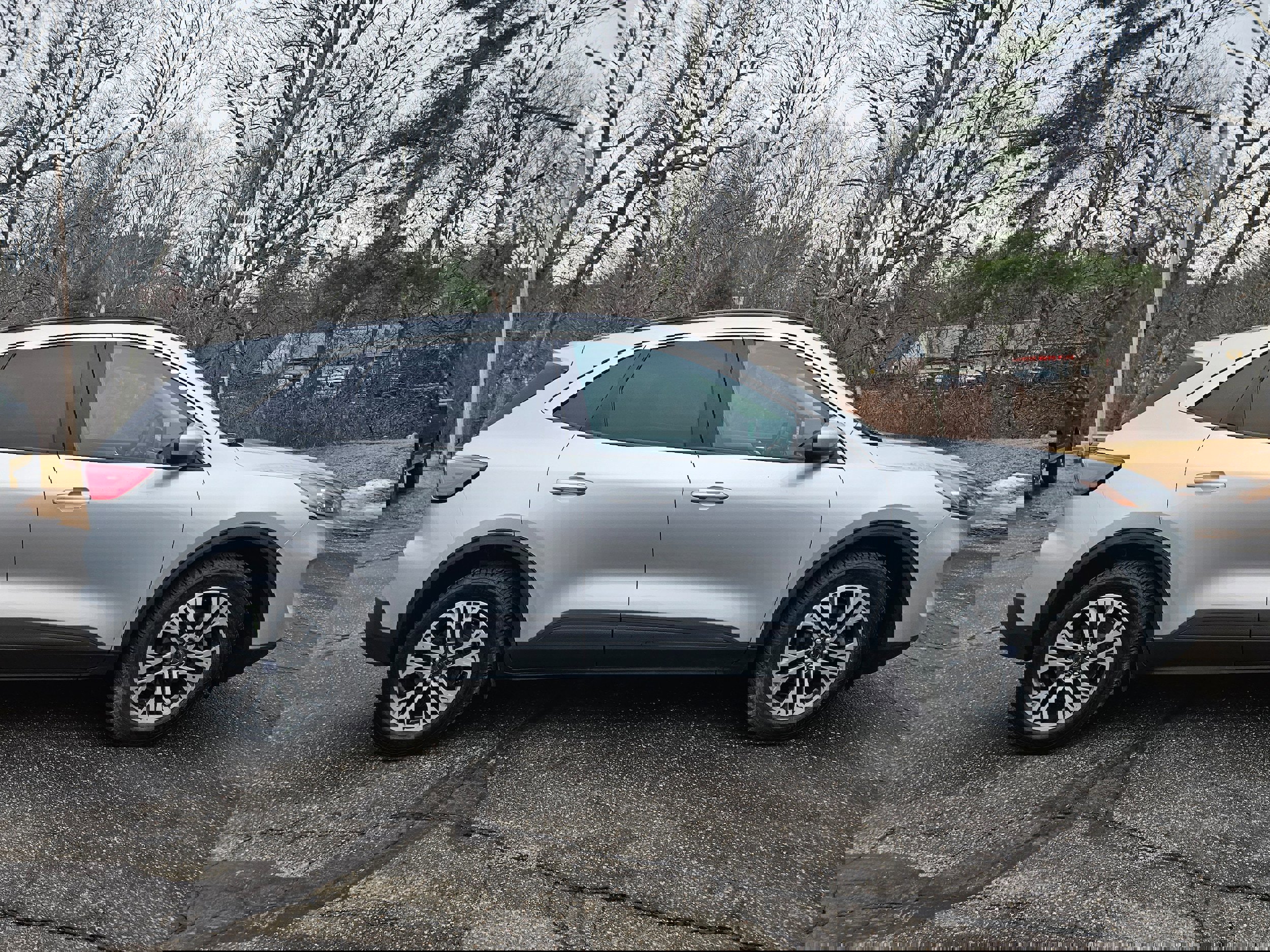 Certified 2020 Ford Escape SEL image 2