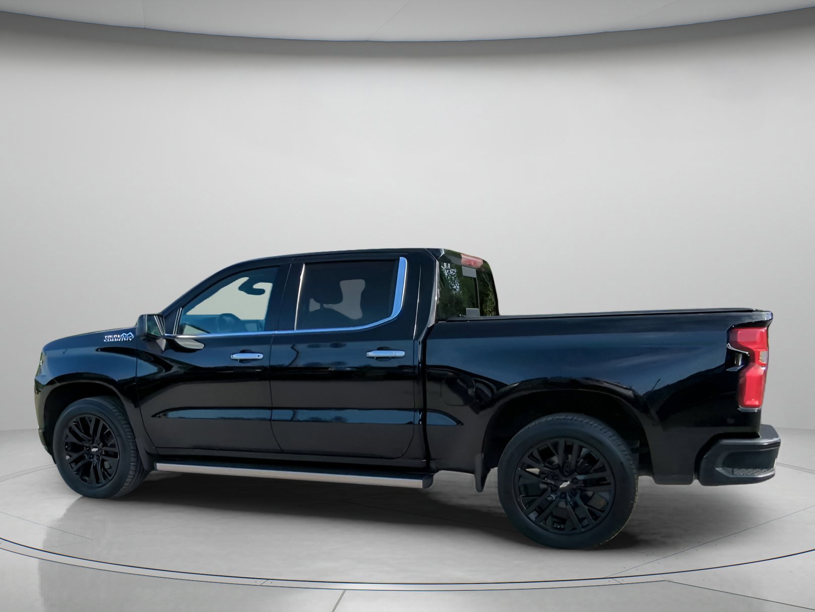 Used 2019 Chevrolet Silverado 1500 High Country w/ Technology Package image 10