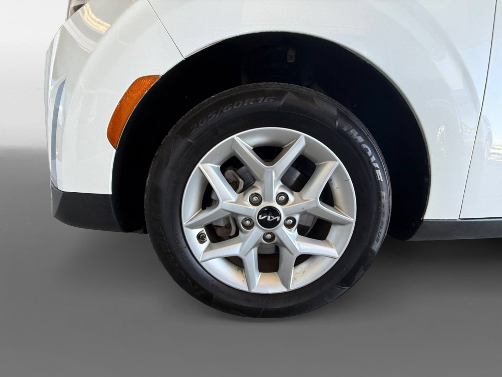 Used 2025 Kia Soul LX w/ LX Technology Package FWD image 20