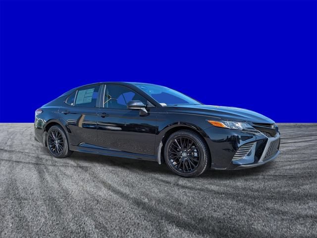 Used 2020 Toyota Camry SE FWD image 2