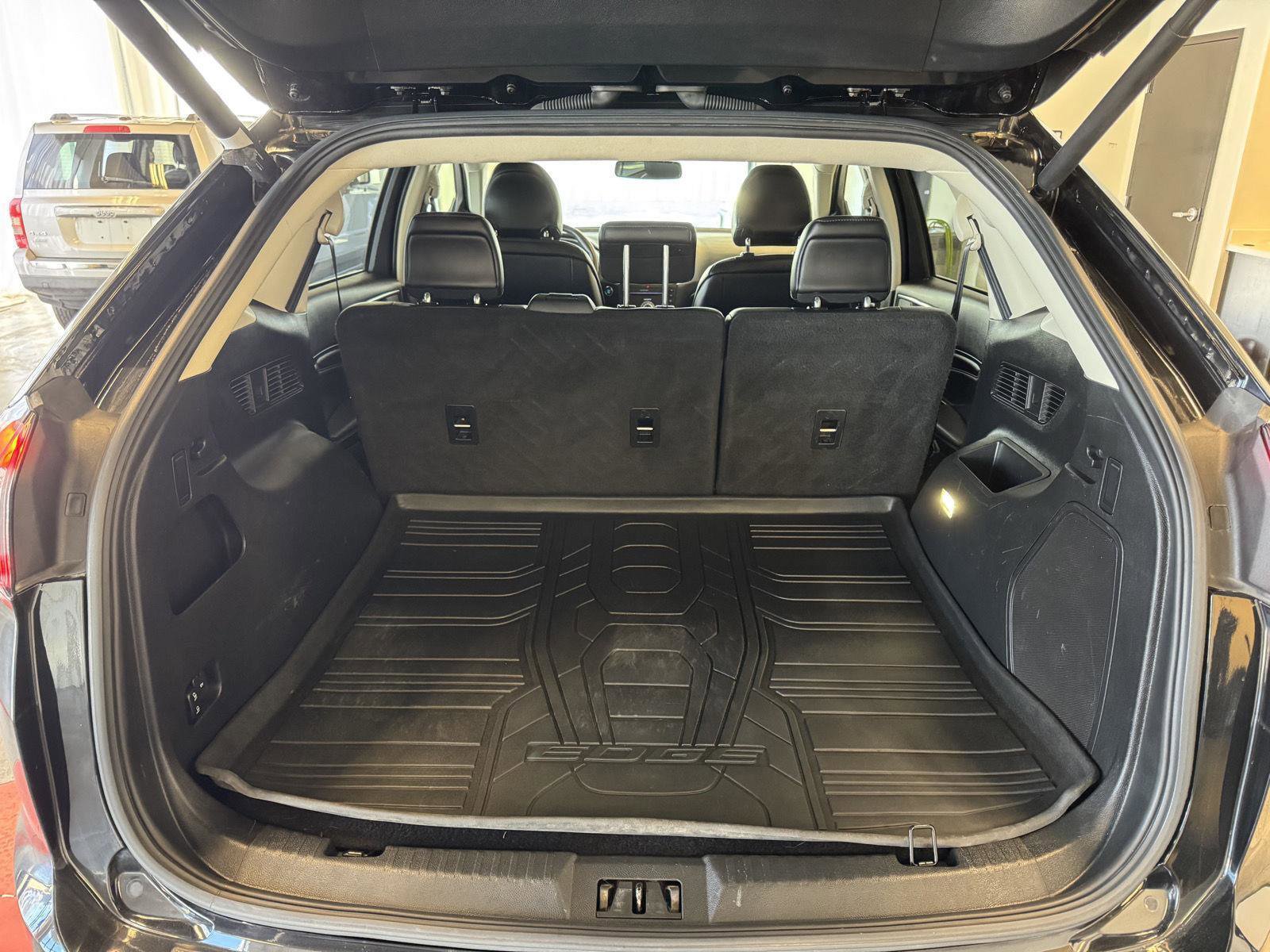 Certified 2017 Ford Edge Titanium w/ Equipment Group 301A image 46