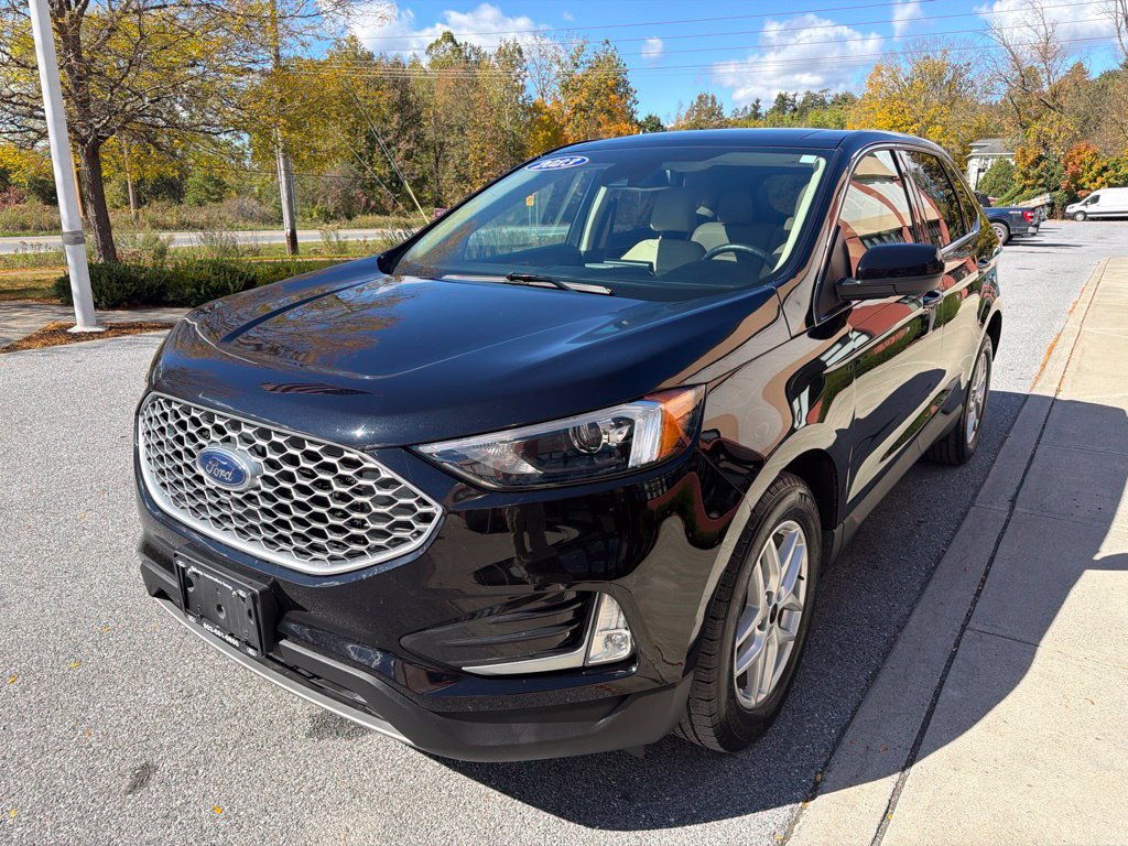 Certified 2023 Ford Edge SEL w/ Convenience Package AWD/4WD image 3
