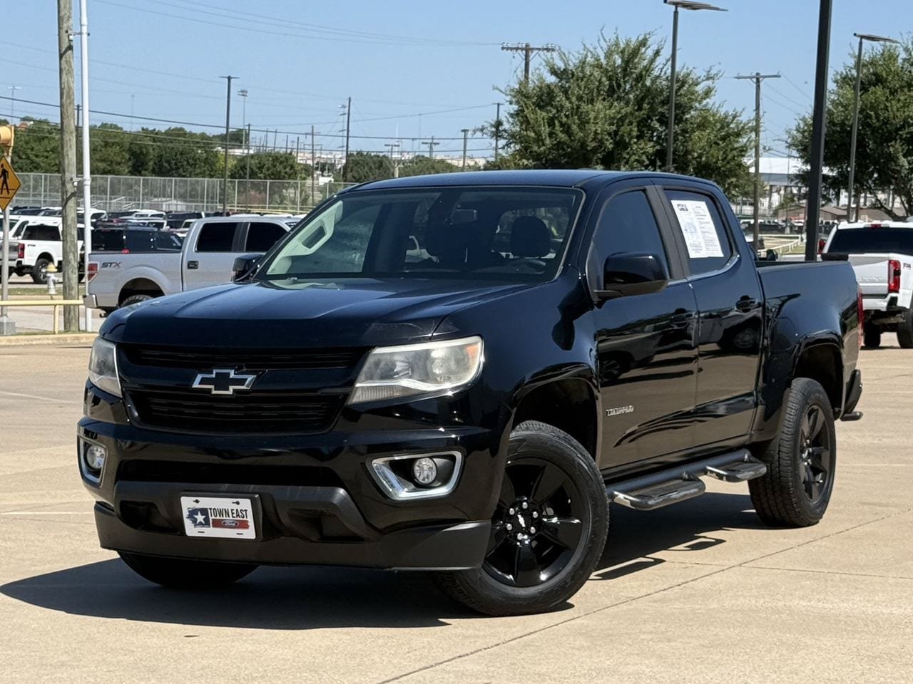 Used 2017 Chevrolet Colorado LT w/ Midnight Edition RWD image 2