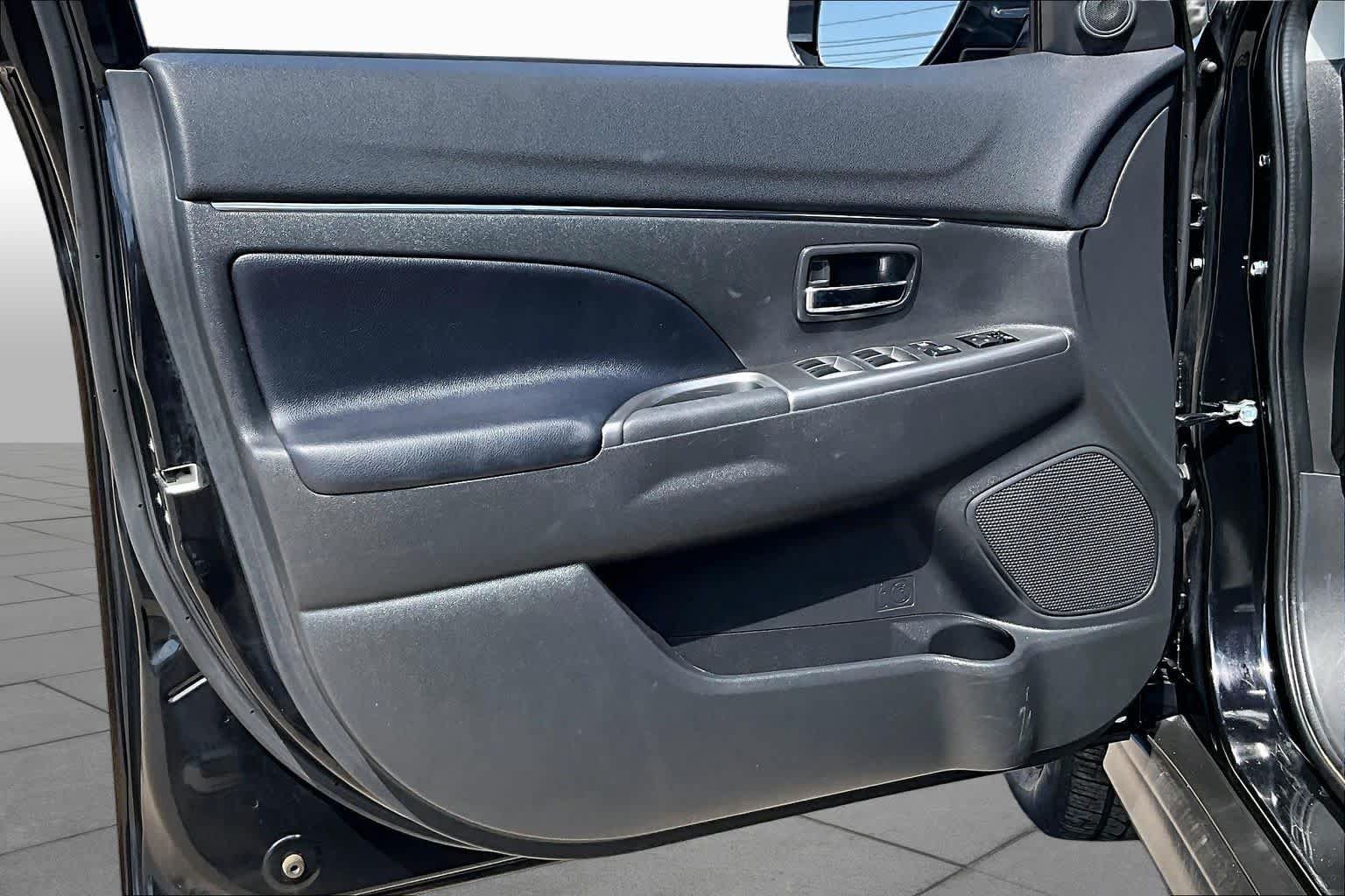Used 2024 Mitsubishi Outlander Sport SE AWD/4WD image 21