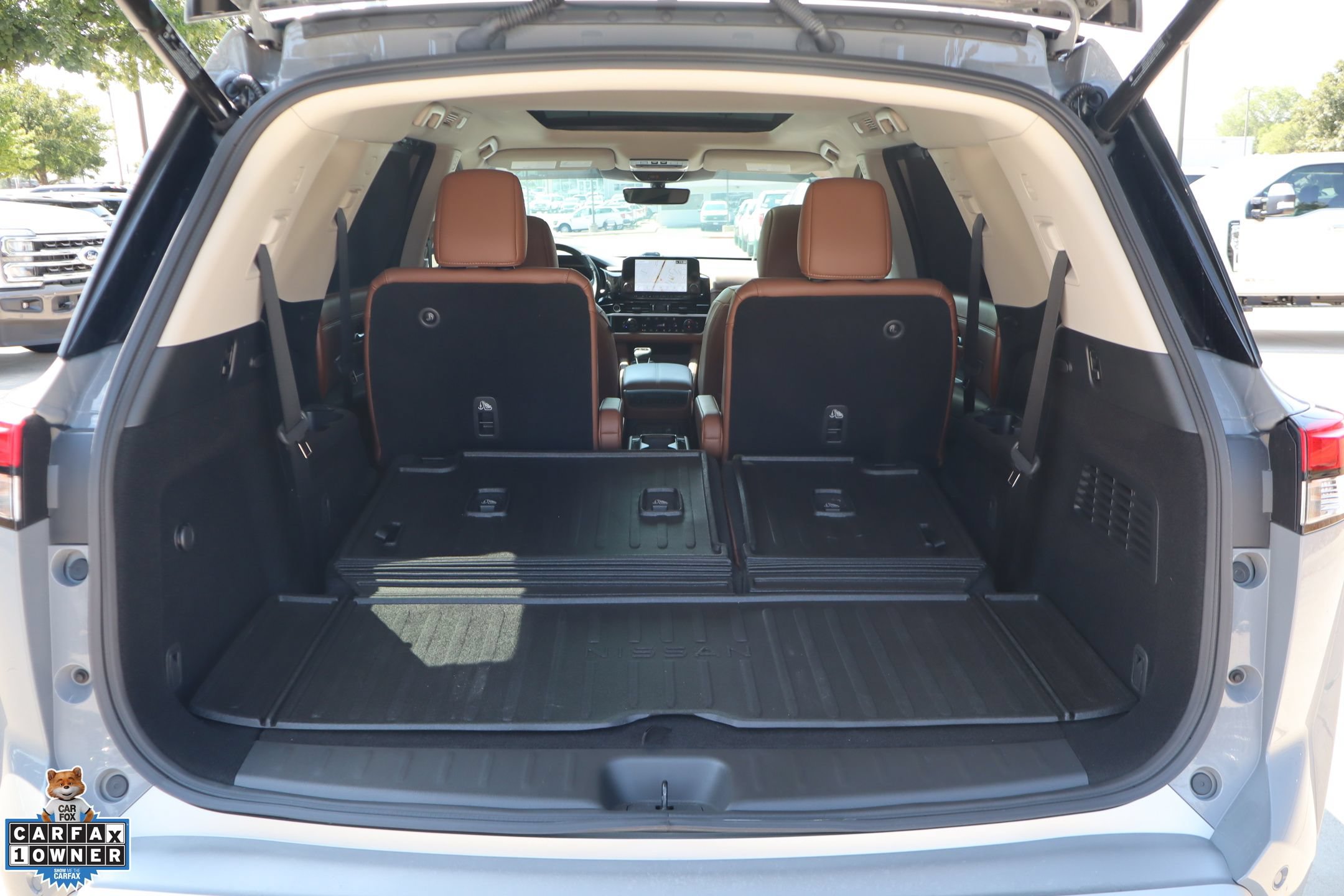 Used 2024 Nissan Pathfinder Platinum w/ Lighting Package (N92) AWD/4WD image 27