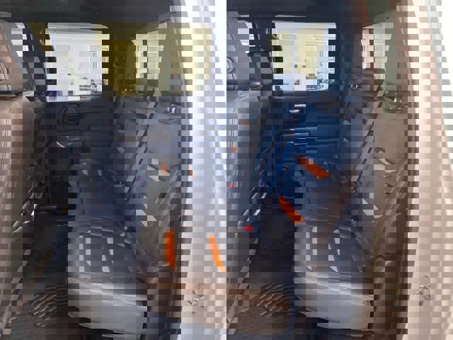 Used 2020 GMC Sierra 1500 AT4 w/ AT4 Premium Package AWD/4WD image 9