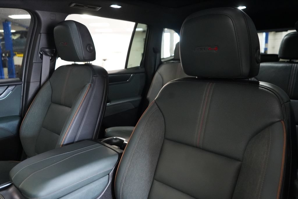 Used 2025 GMC Acadia AT4 w/ Super Cruise Package AWD/4WD image 19
