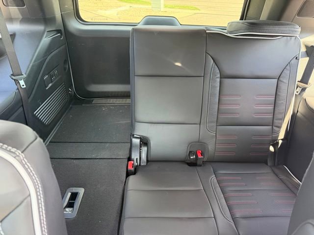 Used 2025 GMC Yukon AT4 Ultimate AWD/4WD image 23
